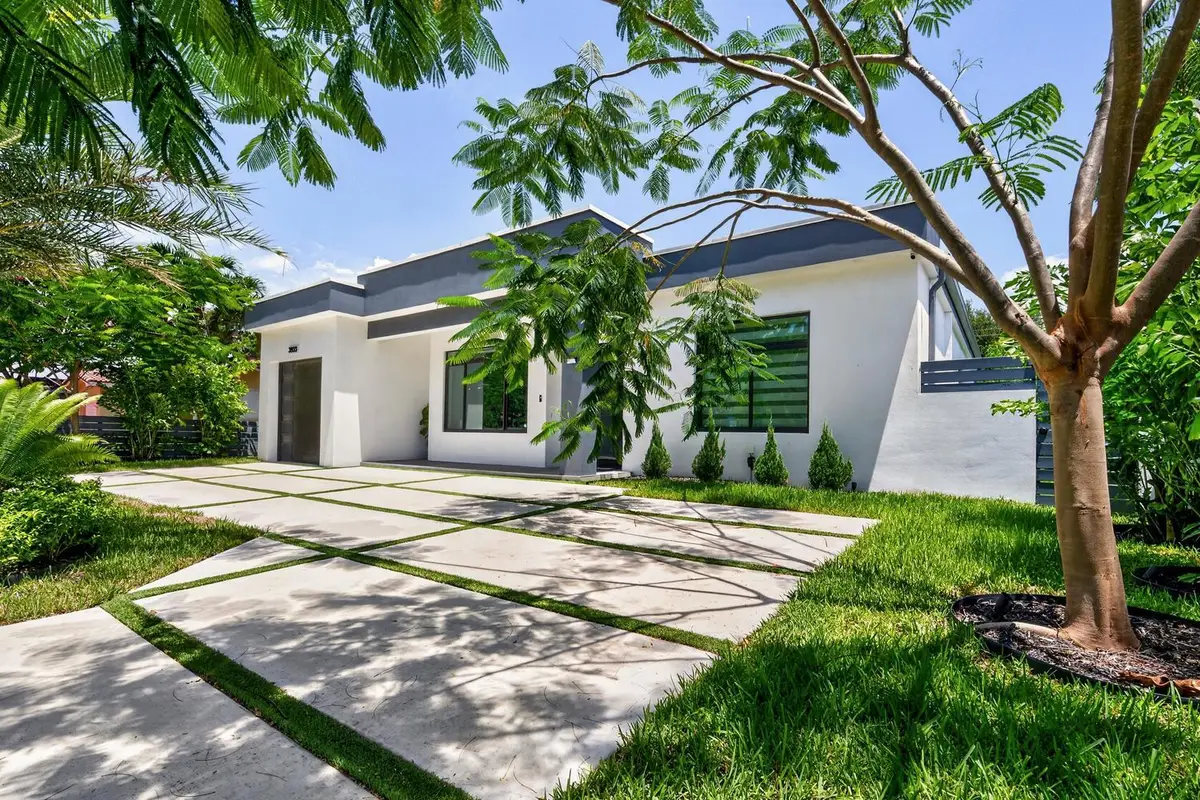 3933 Washington Street, Hollywood, FL 33021 - #1