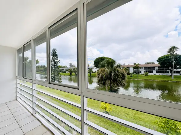 131 Camden F, West Palm Beach, FL 33417