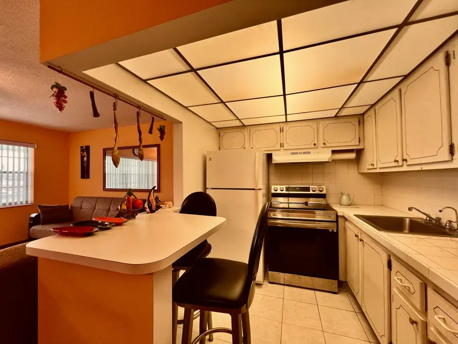 131 Camden F, West Palm Beach, FL 33417 - #3