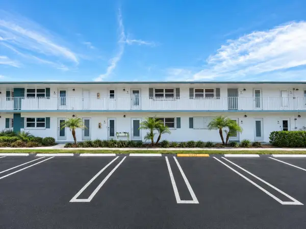 1114 Lake Terrace #203, Boynton Beach, FL 33426