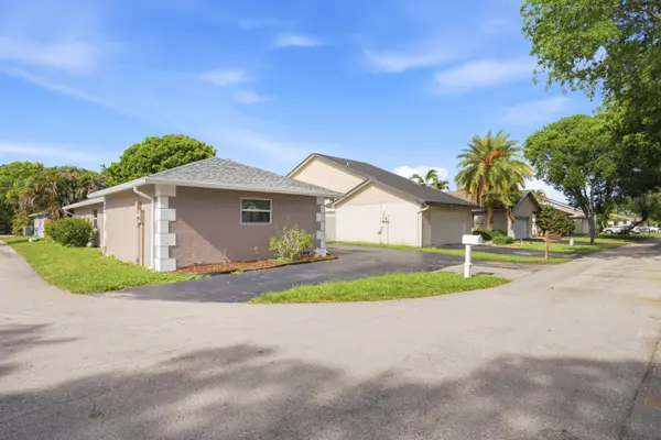 8300 SW 41st Street, Davie, FL 33328