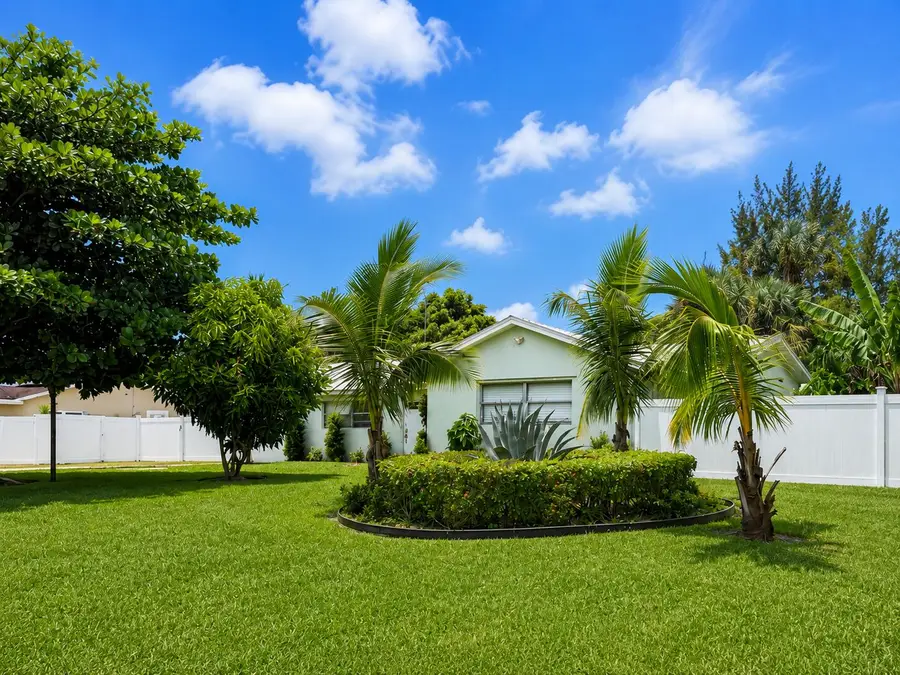 6739 Patricia Drive, West Palm Beach, FL 33413 - #2