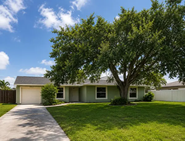 2565 SE Hemsing Street, Port St Lucie, FL 34984