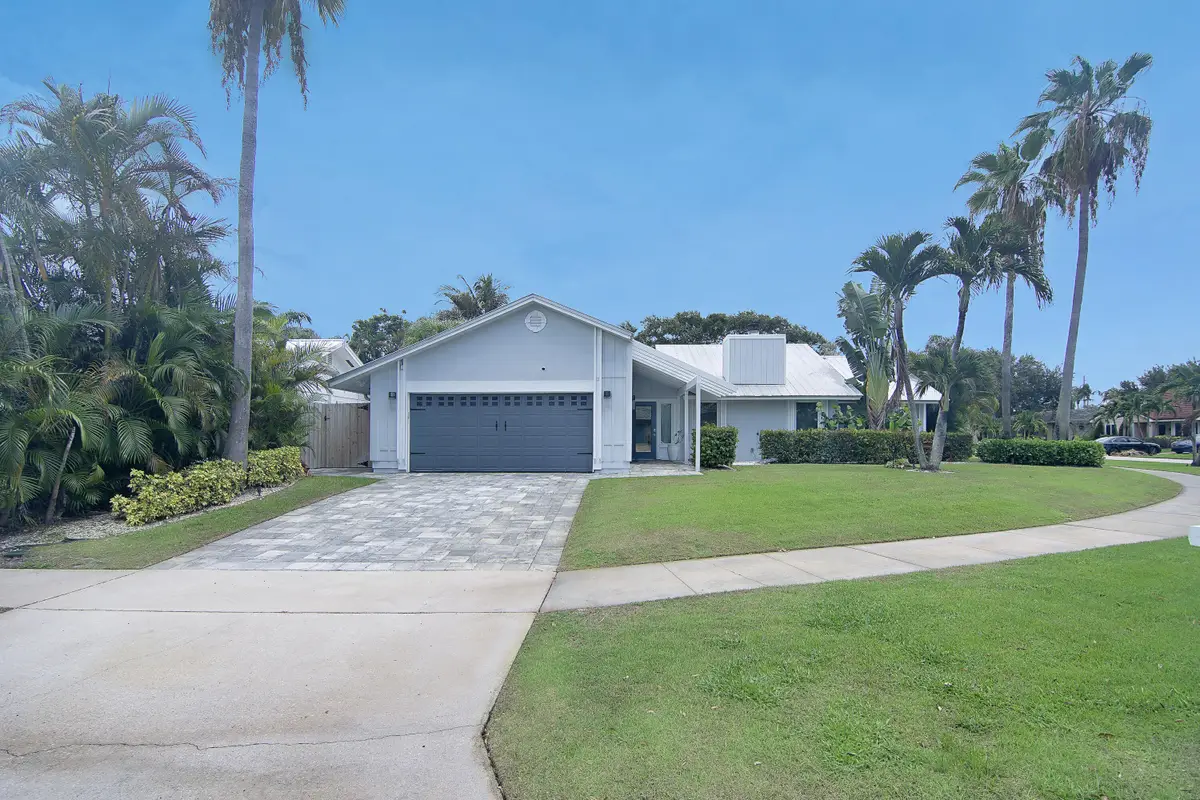 19 Pinehill Trail E, Tequesta, FL 33469 - #1