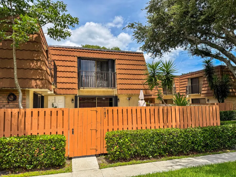 187 Charter Way, West Palm Beach, FL 33407 - #3