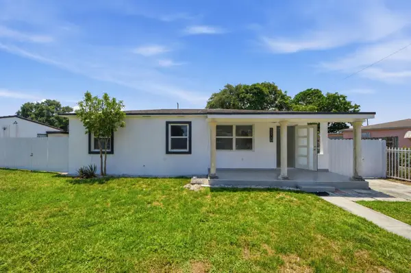 8800 NW 33rd Ave Avenue, Miami, FL 33147