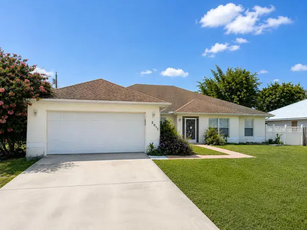 2017 SE Dranson Circle, Port St Lucie, FL 34952