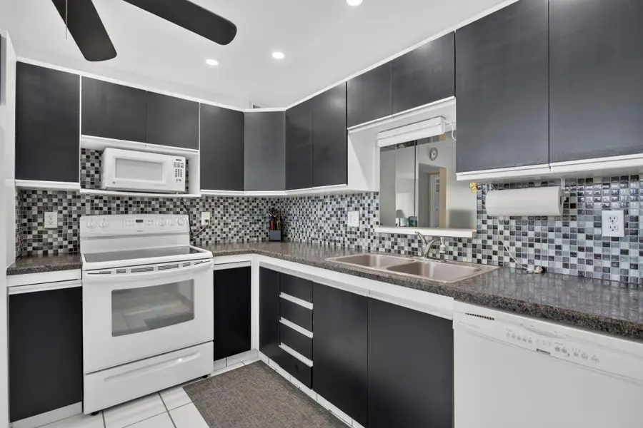 2301 Lucaya Lane #D4, Coconut Creek, FL 33066 - #3