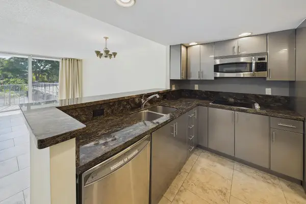 1800 N Andrews Avenue N #2A, Fort Lauderdale, FL 33311