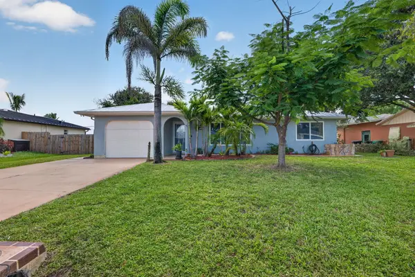 2231 SE Glover Street, Port St Lucie, FL 34984
