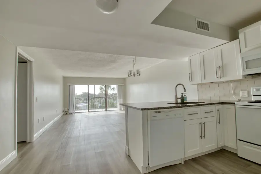 4254 D Este Court #304, Lake Worth, FL 33467 - #3
