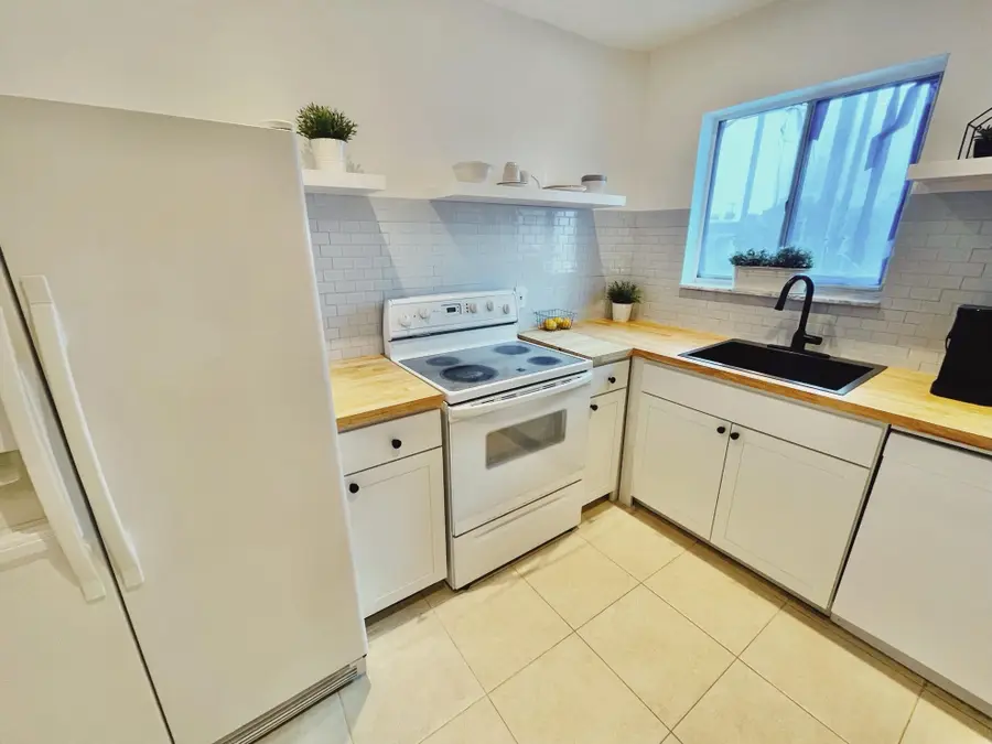 1410 S Federal Highway #205, Lake Worth Beach, FL 33460 - #3
