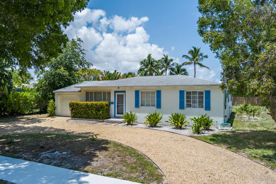 223 Ashworth Street, West Palm Beach, FL 33405 - #2