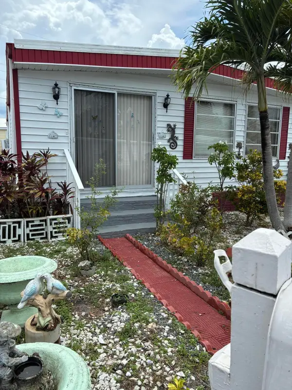 8708 SW 16th Street, Davie, FL 33324