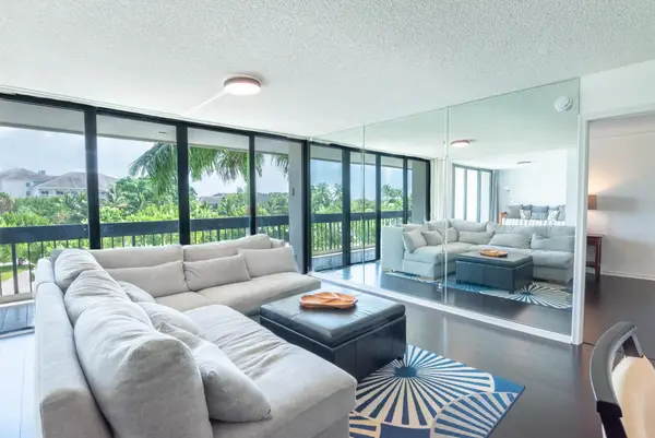 2400 Presidential Way #302, West Palm Beach, FL 33401