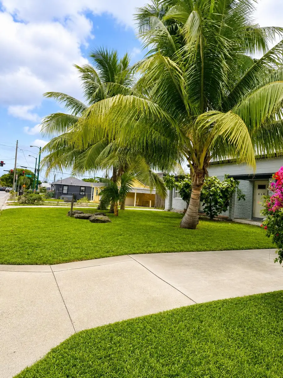 618 49th Street, West Palm Beach, FL 33407 - #2