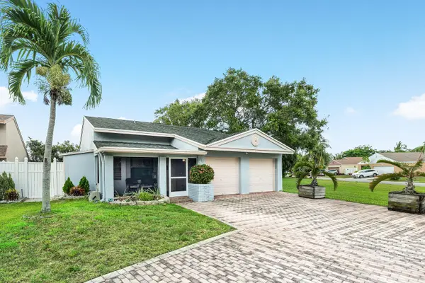 28 Paxford Lane, Boynton Beach, FL 33426