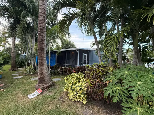 2207 NW 14th Avenue #lot 528, Boynton Beach, FL 33436