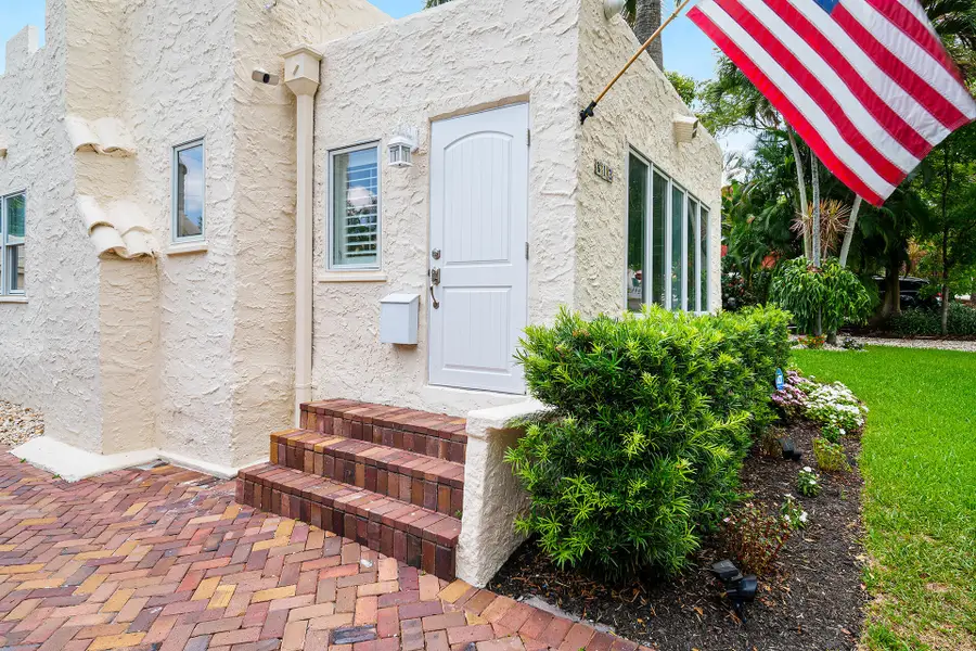 813 Avon Road, West Palm Beach, FL 33401 - #3