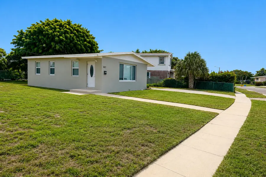 807 Handy Ave Avenue, West Palm Beach, FL 33401 - #2
