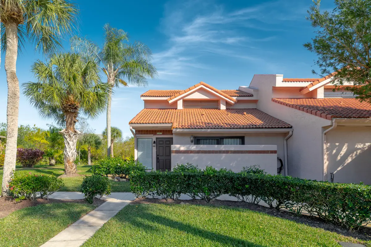3307 SE Sandpiper Circle, Port Saint Lucie, FL 34952 - #1