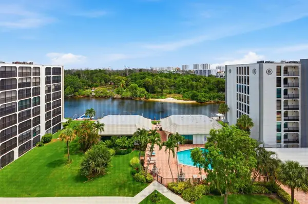 1629 Riverview Road #818, Deerfield Beach, FL 33441
