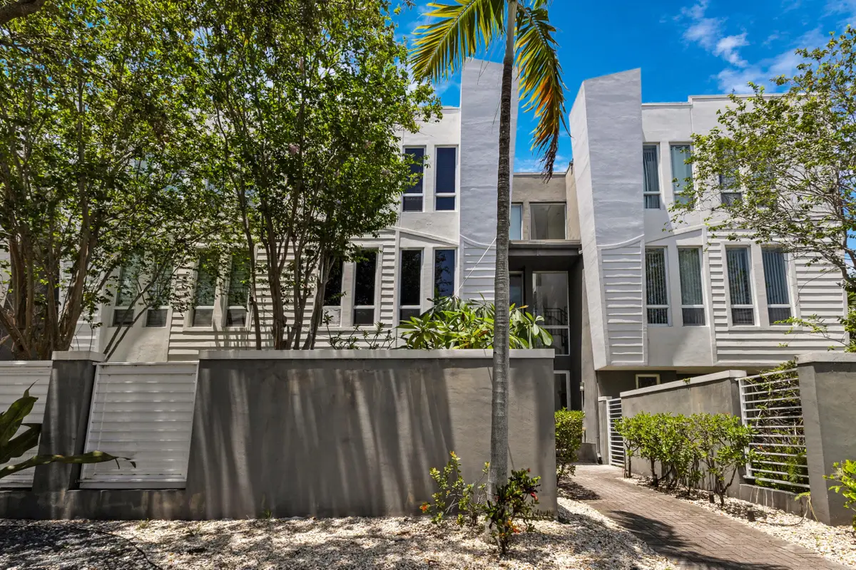 711 SE 16th Court, Fort Lauderdale, FL 33316 - #1