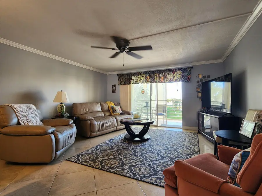 321 SE 3rd Street #302, Dania Beach, FL 33004 - #2