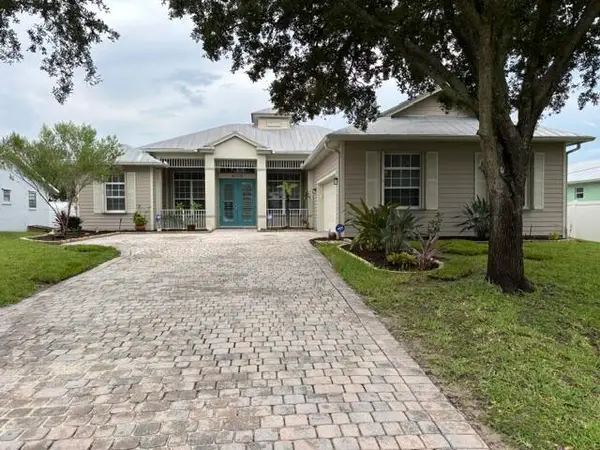 551 NW Sharpe Street, Port St Lucie, FL 34983