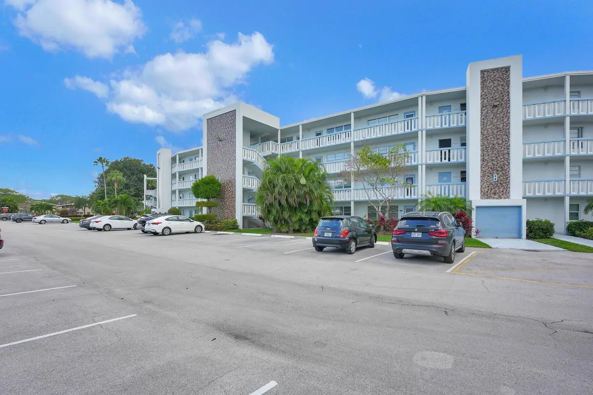 4026 Swansea B Crescent, Deerfield Beach, FL 33442 - #1
