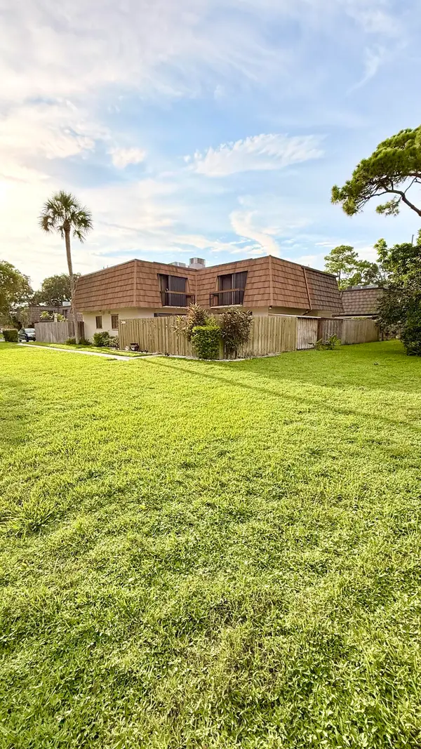4051 Palm Bay Circle #D, West Palm Beach, FL 33406