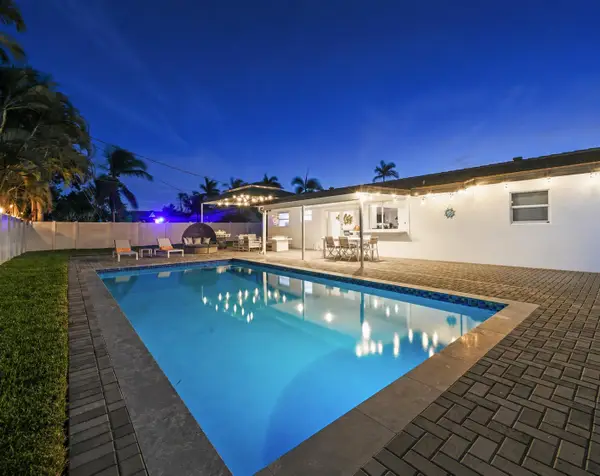 5040 NE 22nd Avenue, Lighthouse Point, FL 33064
