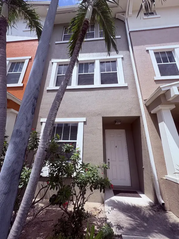 1740 San Benito Way #4, West Palm Beach, FL 33401