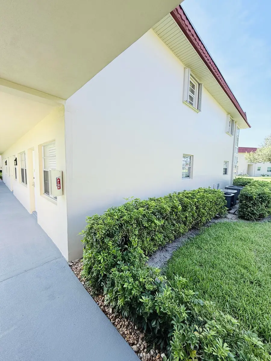 40 Woodland Drive #105, Vero Beach, FL 32962 - #3