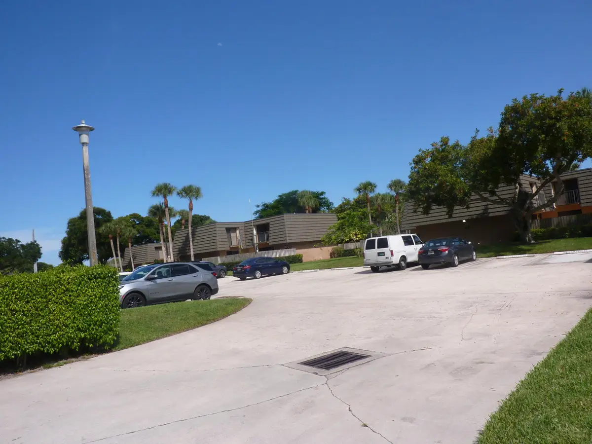 3203 32nd Way, West Palm Beach, FL 33407 - #1