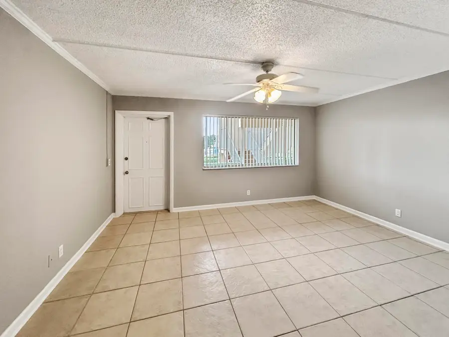 400 Village Green Circle W #202, Palm Springs, FL 33461 - #3