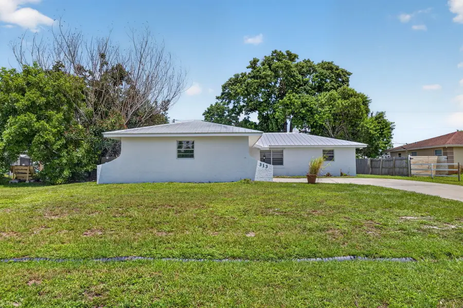 313 SE Atlas Terrace, Port Saint Lucie, FL 34983 - #2