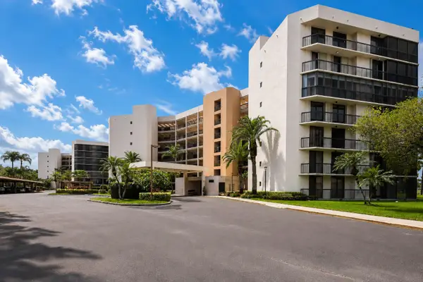 5279 S Fountains Drive S #703, Lake Worth, FL 33467