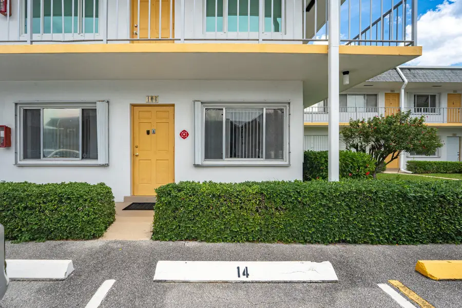 3120 Lake Osborne Drive #Bldg 7 Apt106, Lake Worth Beach, FL 33461 - #2