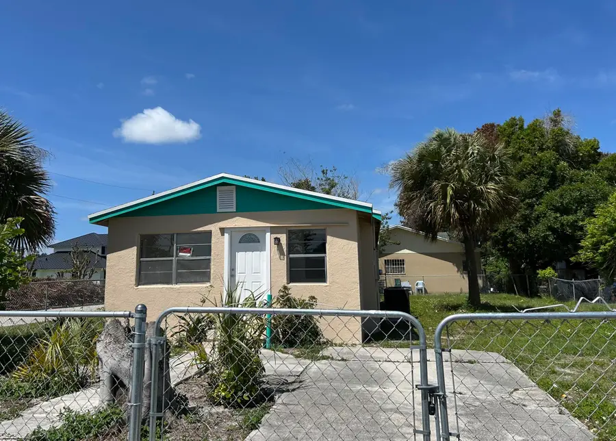 1601 N 17th Street, Fort Pierce, FL 34950 - #2