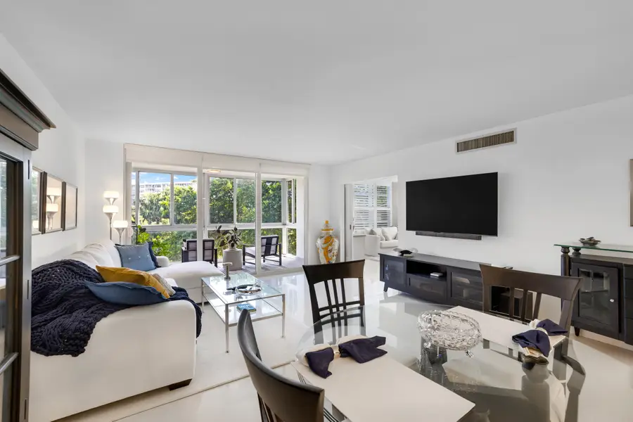 3930 Oaks Clubhouse Drive #401, Pompano Beach, FL 33069 - #2