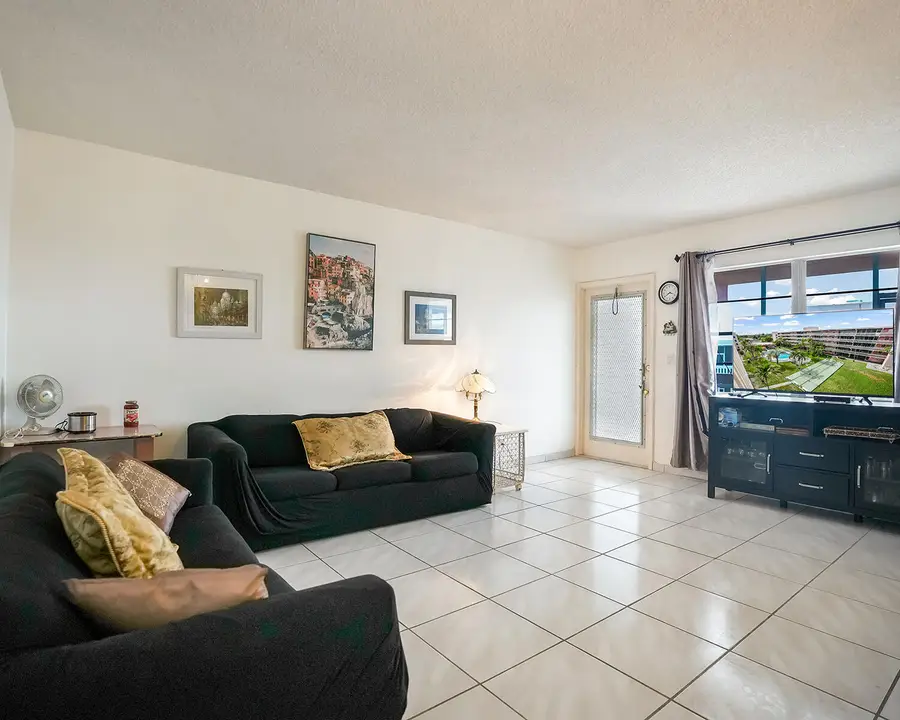 180 NE 12th Avenue #15E, Hallandale Beach, FL 33009 - #3