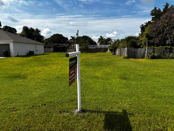 1450 SW Del Rio Boulevard, Port St Lucie, FL 34953