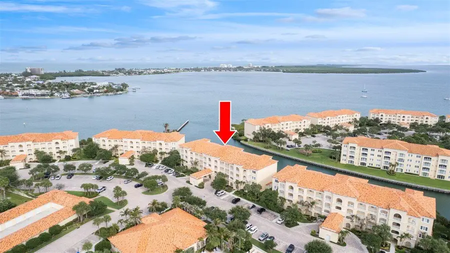 5 Harbour Isle Drive E #103 with Garage, Fort Pierce, FL 34949 - #2