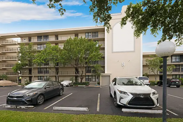 8 Royal Palm Way #3010, Boca Raton, FL 33432