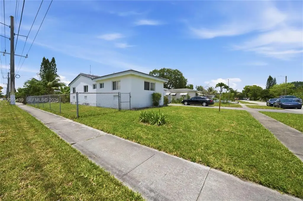 2300 N 57th Terrace, Hollywood, FL 33021 - #1