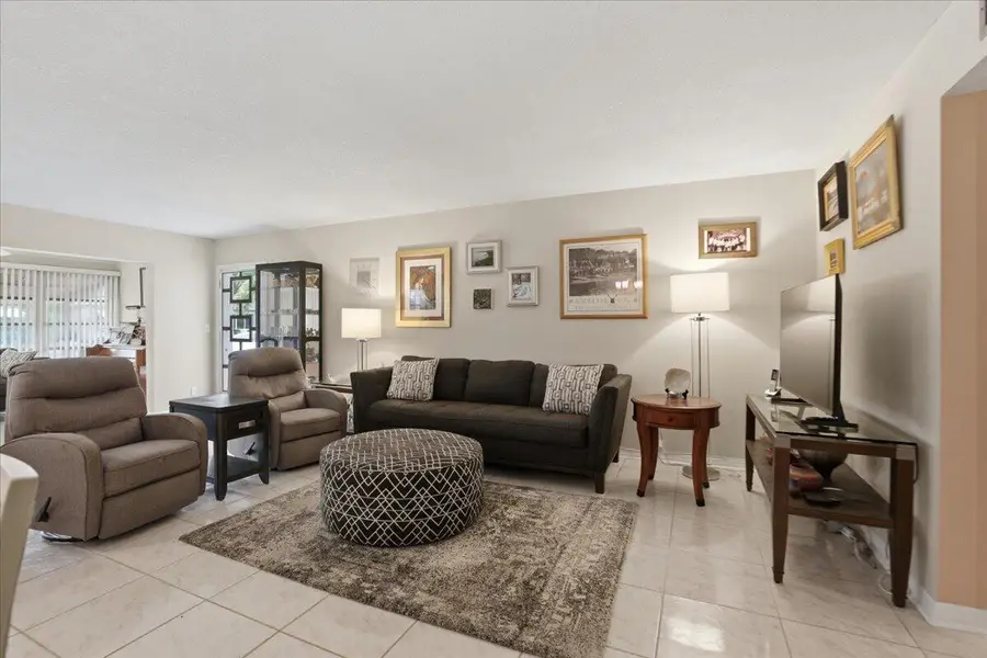 1172 S Drive Circle #B, Delray Beach, FL 33445 - #3