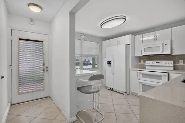 2006 Granada Drive #J1, Coconut Creek, FL 33066