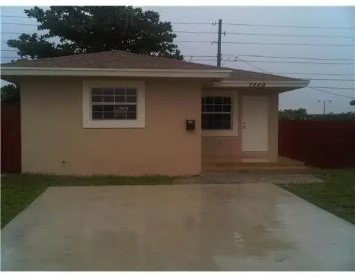 7000 Tyler Street, Hollywood, FL 33024