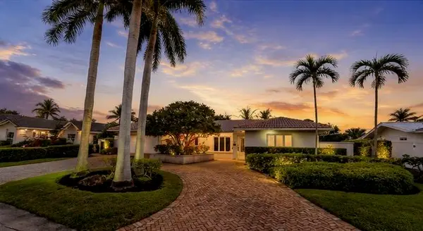 4220 NE 26th Avenue, Lighthouse Point, FL 33064